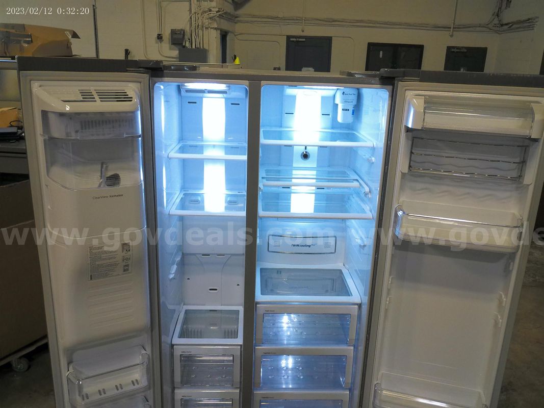 Samsung Stainless Steel Refrigerator (POWER ON)