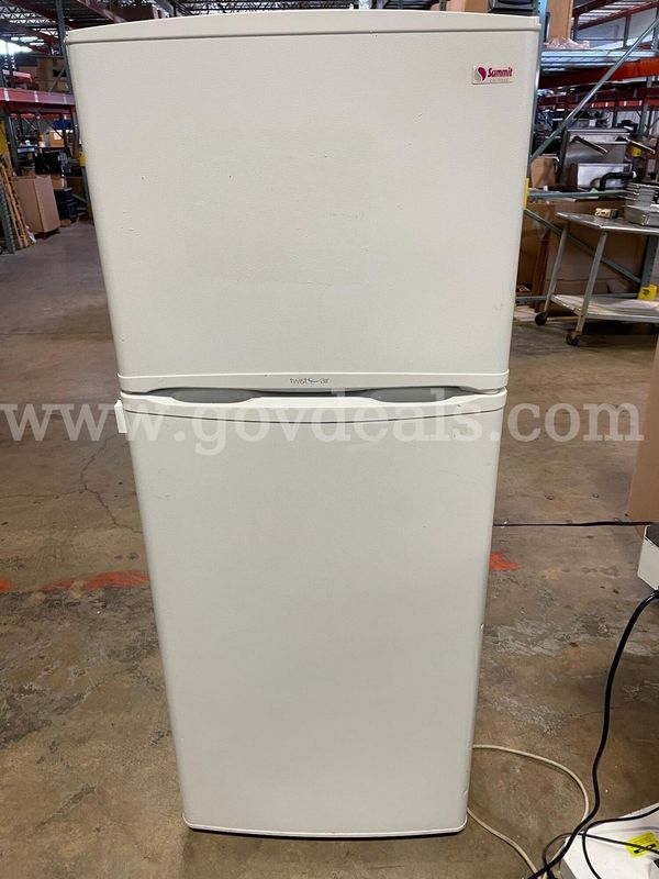 Summit Twist Air Refrigerator/Freezer