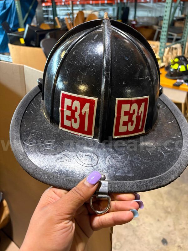 Fire Fighter Helmets (29 units)