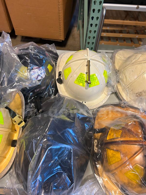 Fire Fighter Helmets (13 units)