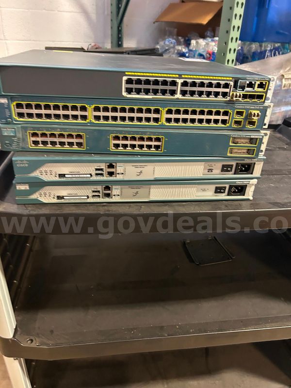Cisco Switches And Catalyst - Lot of 5