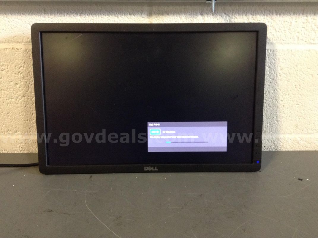 MONITORS - 35 UNITS (POWER ON)