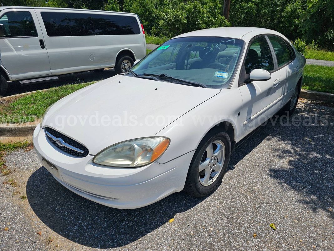 2002 Ford Taurus - Clean Title