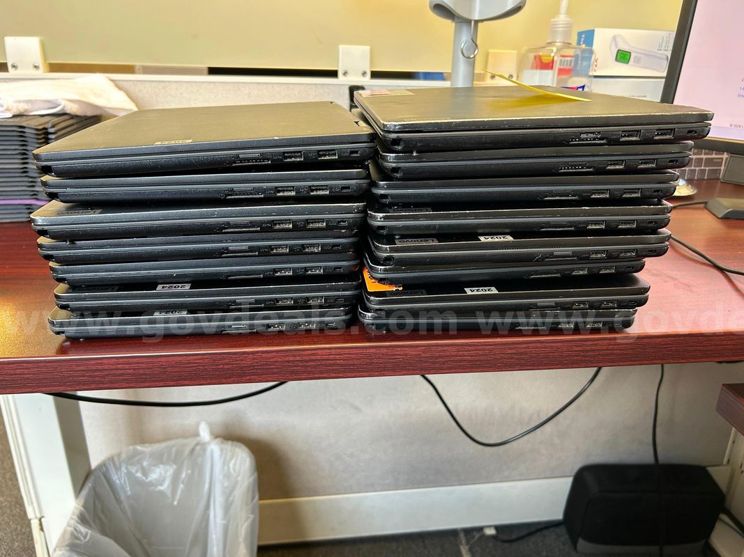 POWERED ON LAPTOPS - 15 units