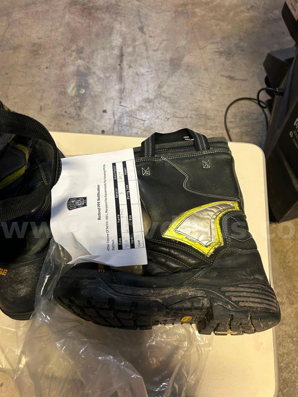 Fire Fighter Boots Various Sizes (16 PAIRS)