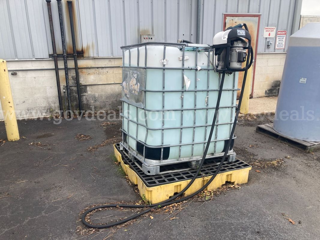 200 gallons Windshield Washer Fluid in container on pallet