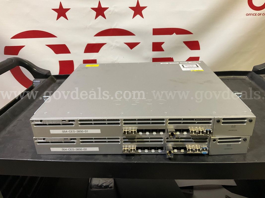 Lot of 2 CISCO SWITCHES