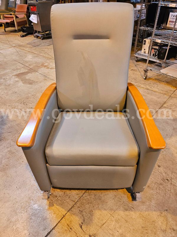 Padded Recliner Chair W/Wheels