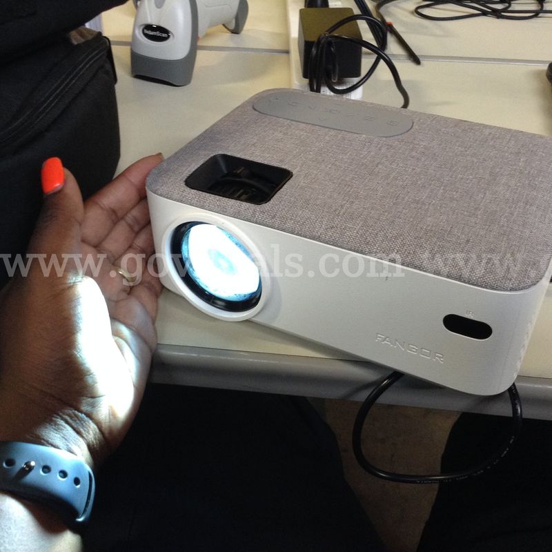 Fangor Projectors With Carrying Case (8 Units)