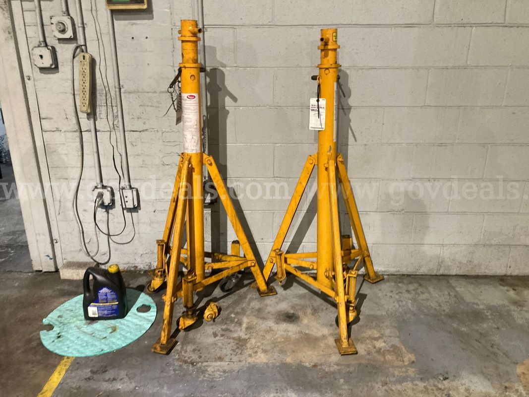Lot of 2 Rotary RS18 Jack Stands