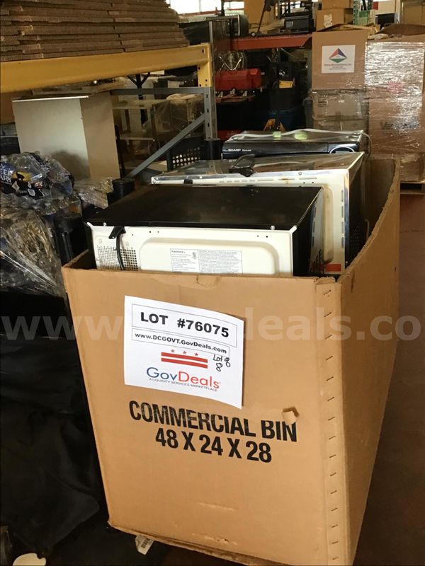 Lot of 8 MICROWAVES
