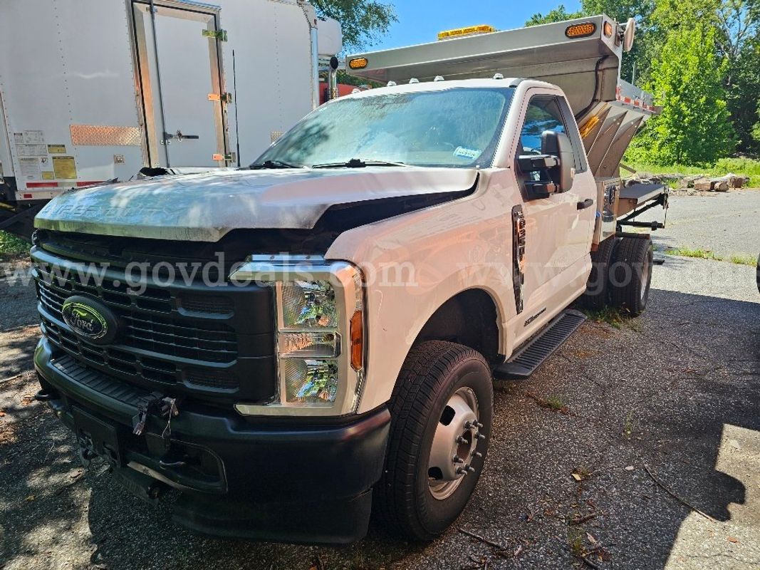 2024 Ford F-350 SD - Clean Title
