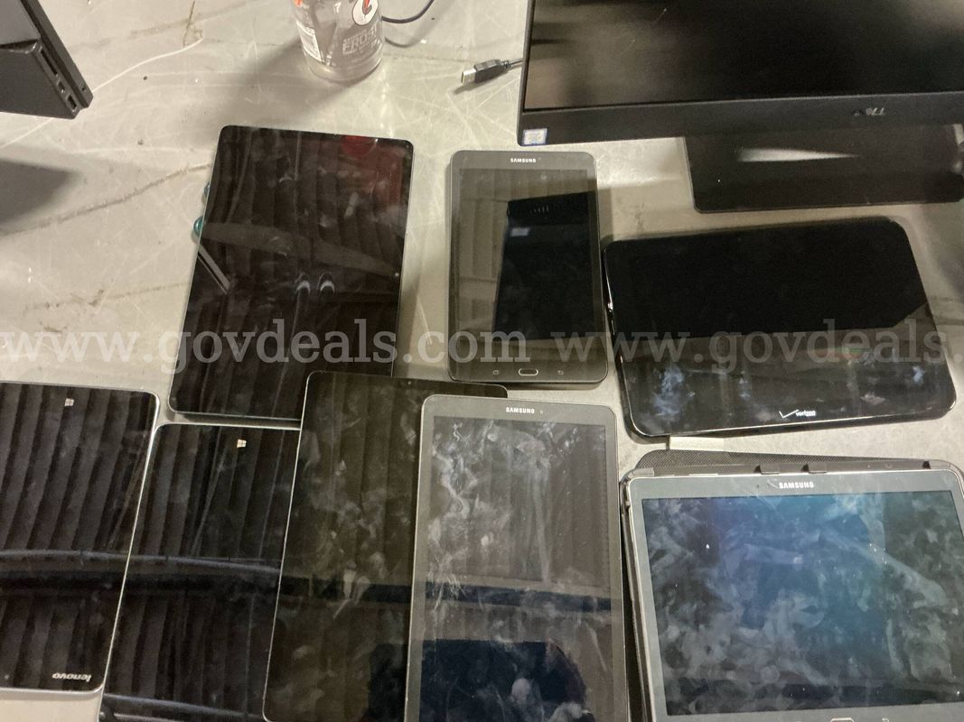 VARIOUS TABLETS - UNKNOWN POWER STATUS