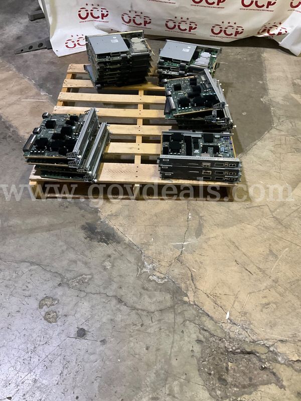 Lot of 21 Cisco Switches