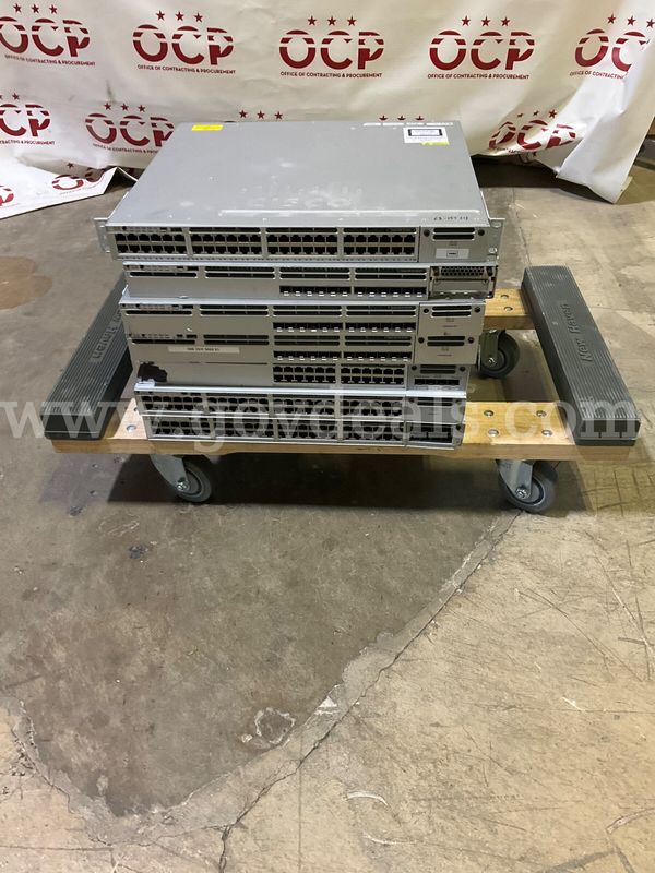 Lot of 7 Cisco Switches