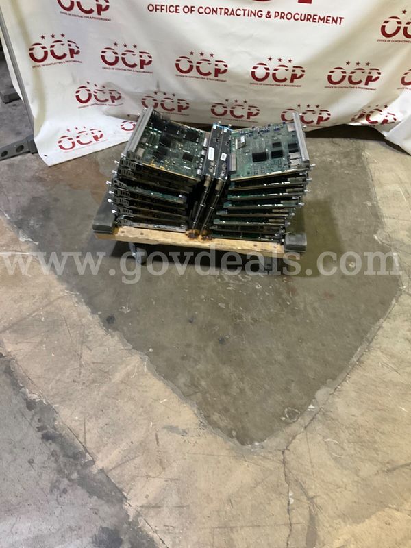 Lot of 18 Cisco Switches