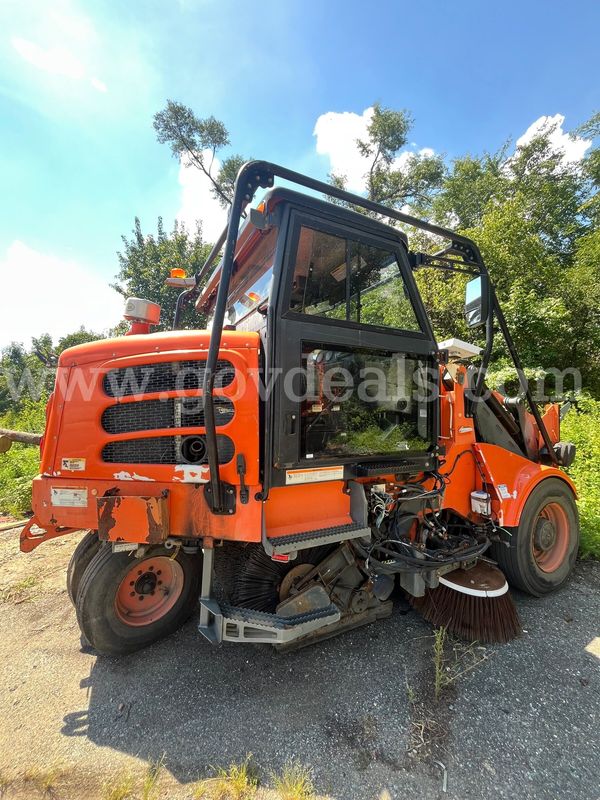 2008 Elgin Pelican Series NP Street Sweeper-No Key