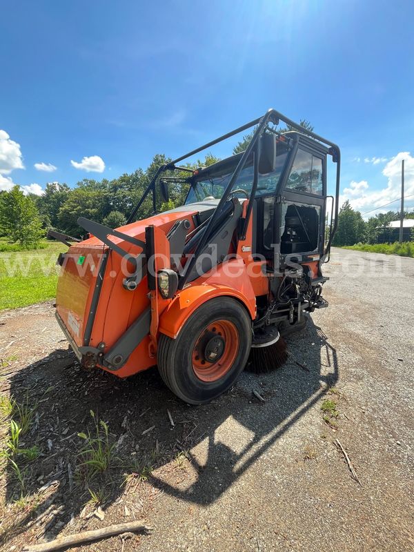 2008 Elgin Pelican Series NP Street Sweeper-No Key