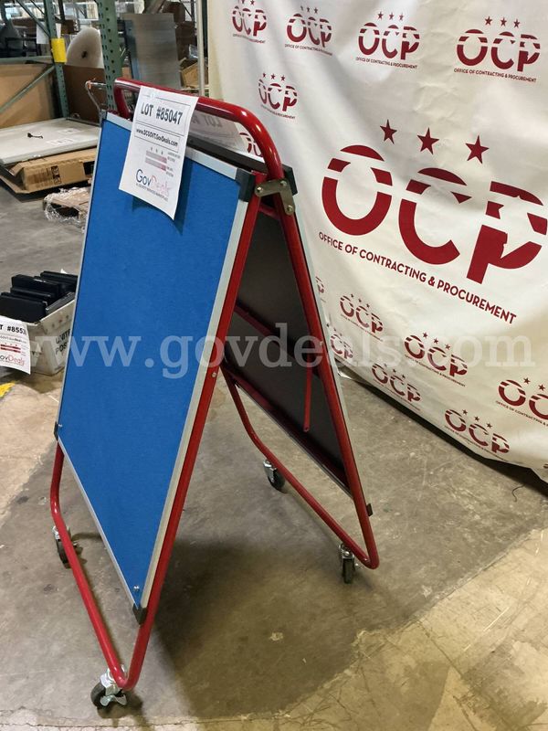 DOUBLE SIDED EASEL