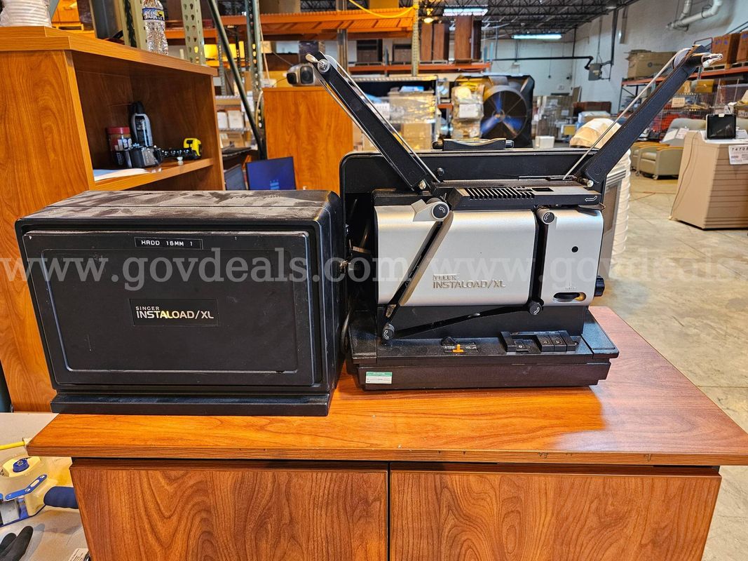 Singer Telex Instaload/XL 16mm Projector