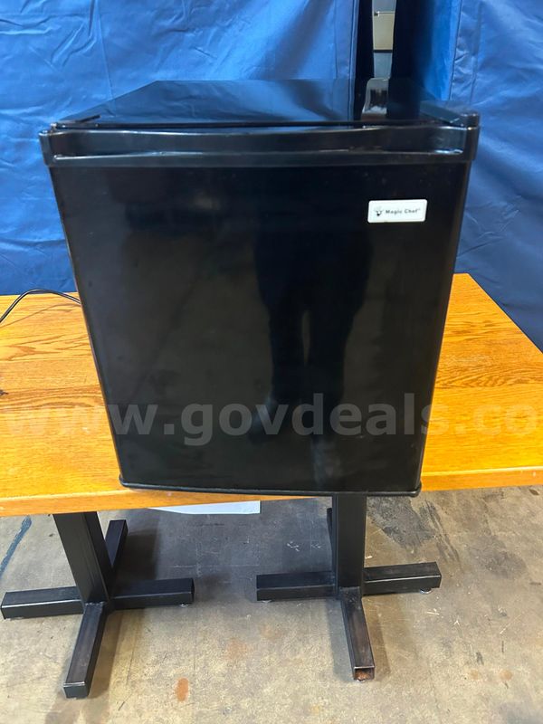 Mini fridge