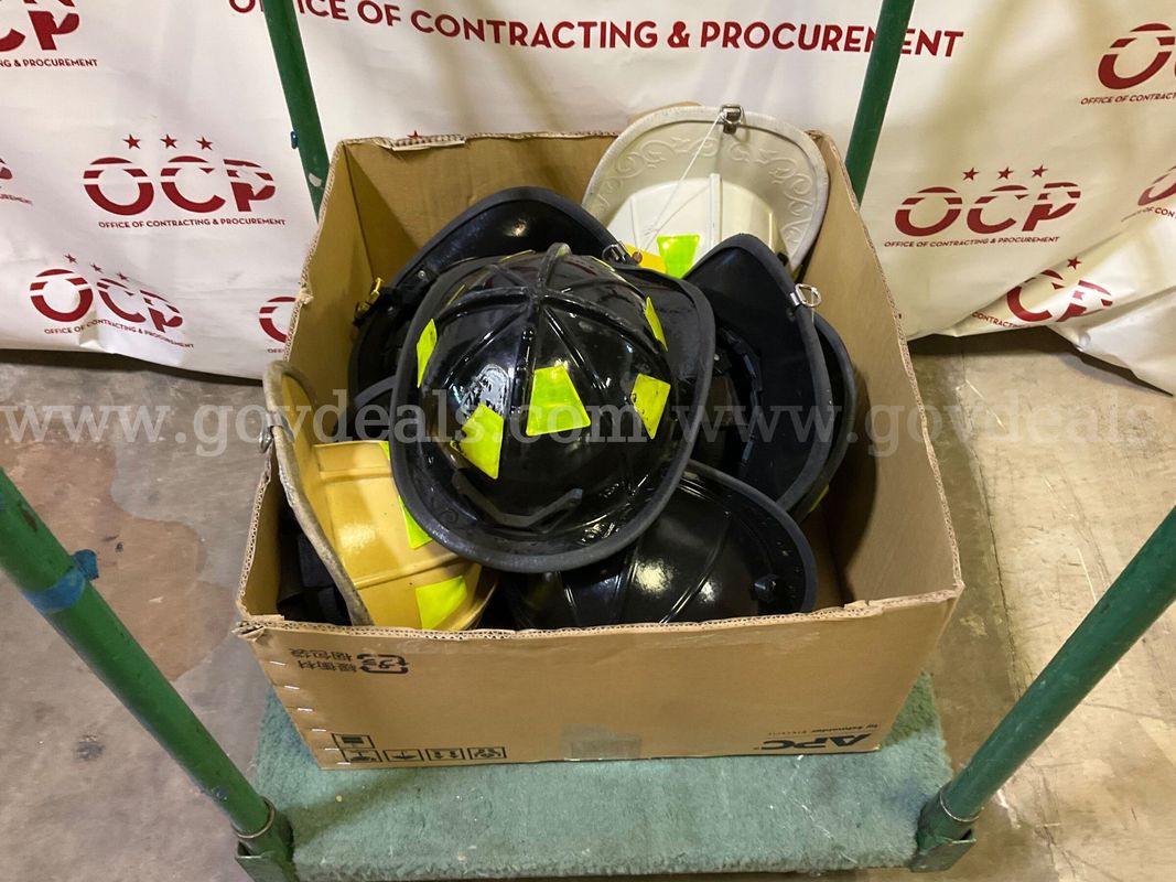 Fire Fighter Helmets (8 units)