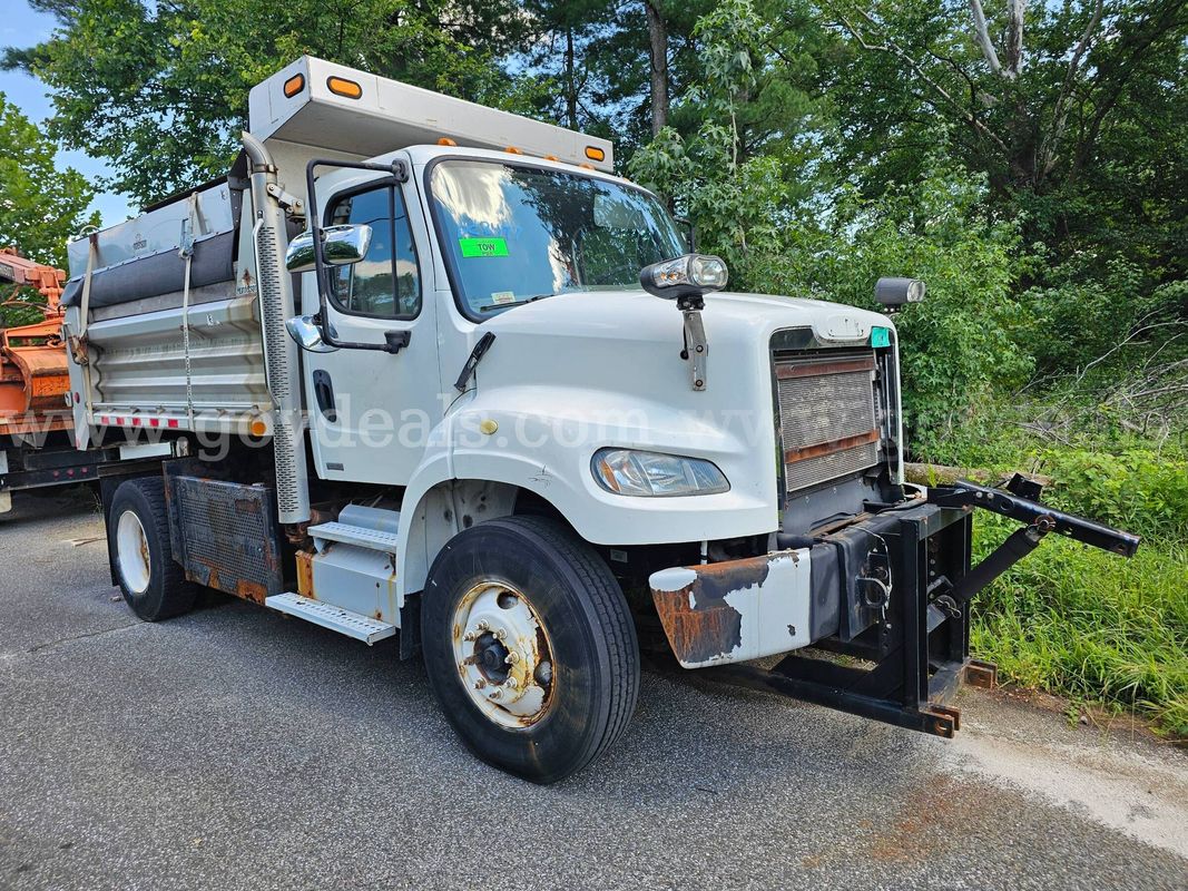 2012 Freightliner M2 106