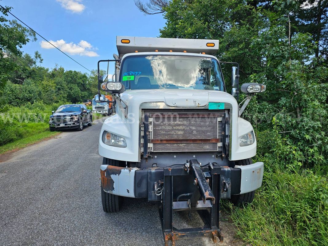 2012 Freightliner M2 106 (1 of 12)