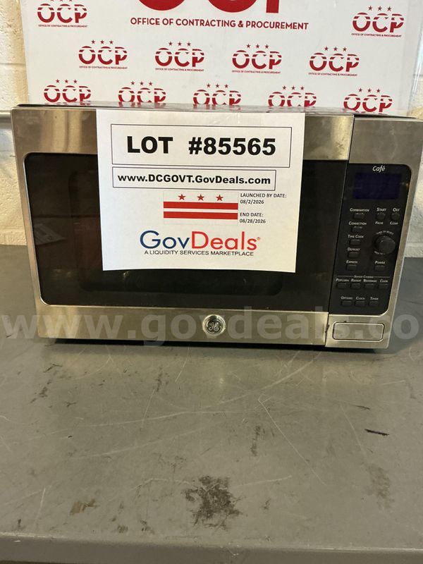 GE MICROWAVE (POWER ON)