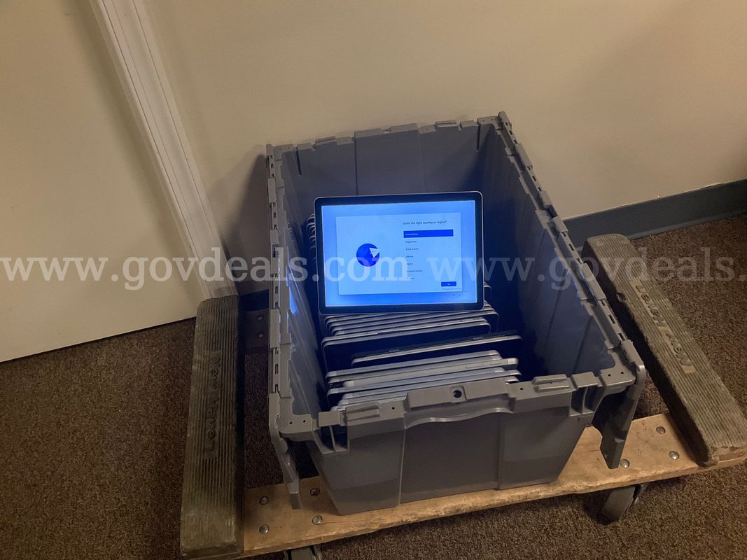 Microsoft Surface Go Tablets - 50 Units