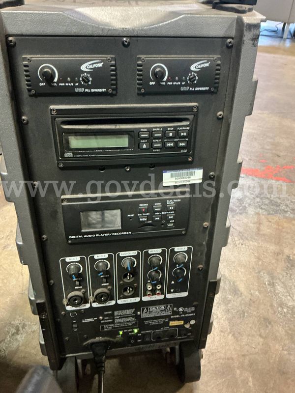 CALIFONE PA SYSTEM & SPEAKER SET (POWER ON)