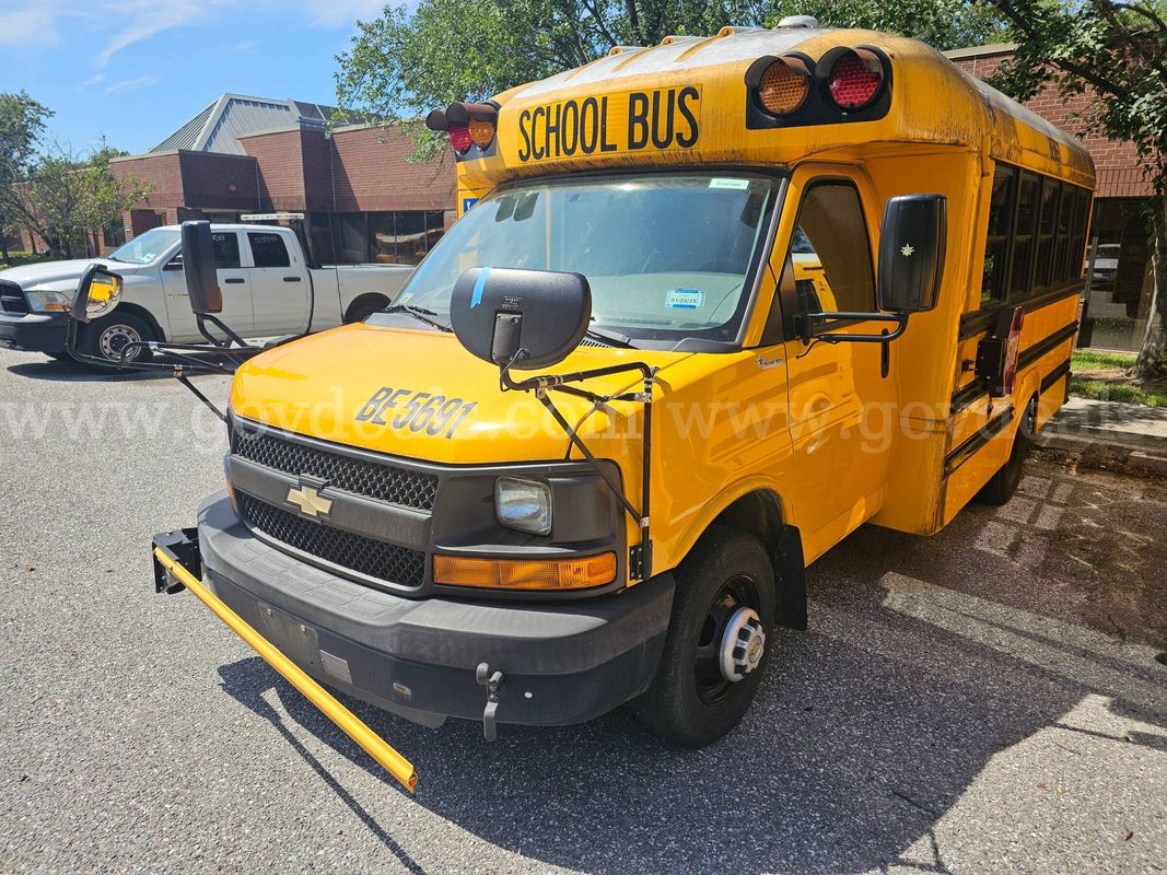 2014 Chevrolet Express School Bus - Clean Title Non Running