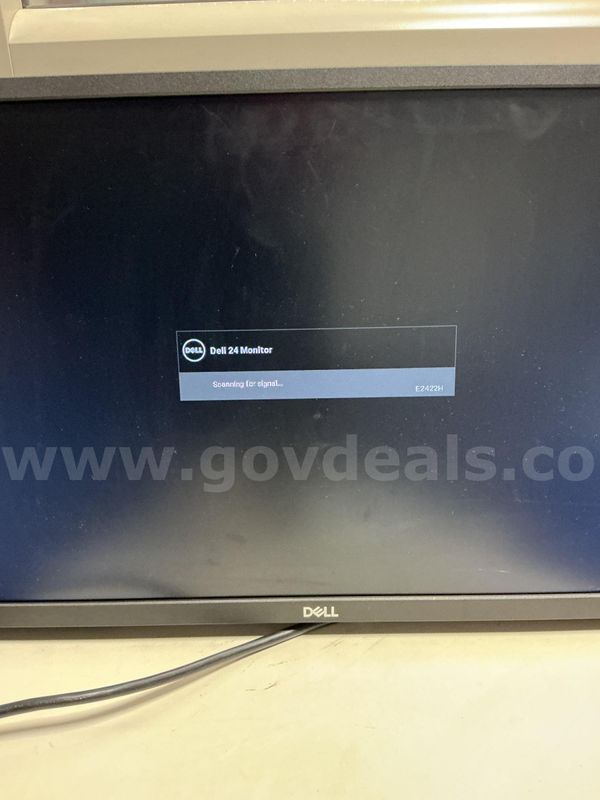VARIOUS MONITORS - 27 UNITS (POWER ON)