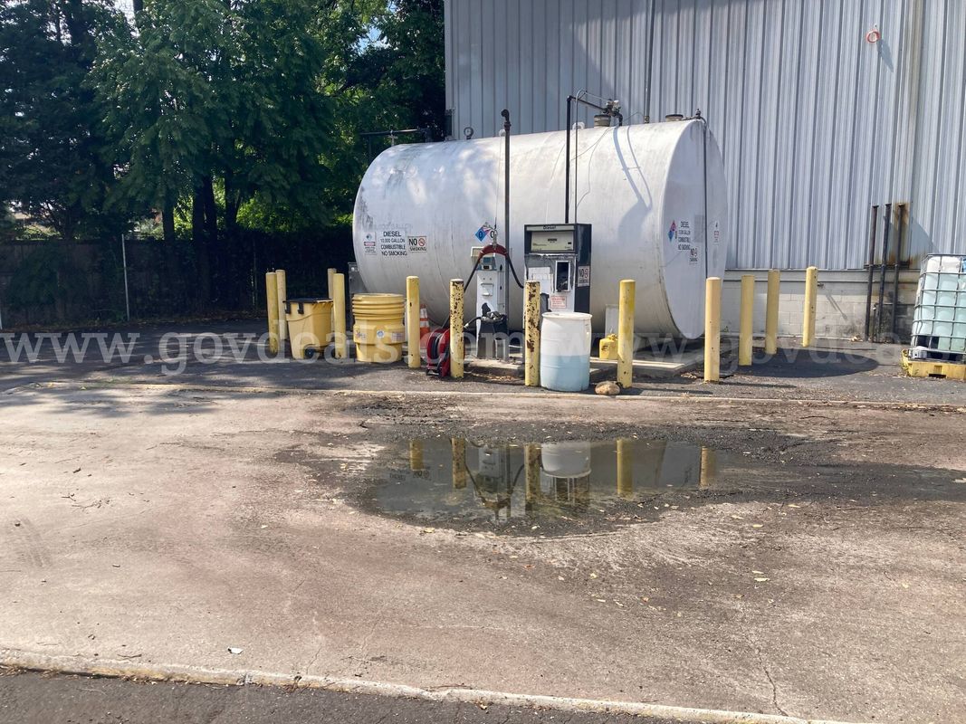 Diesel fueling station with 10,000 gallon diesel tank