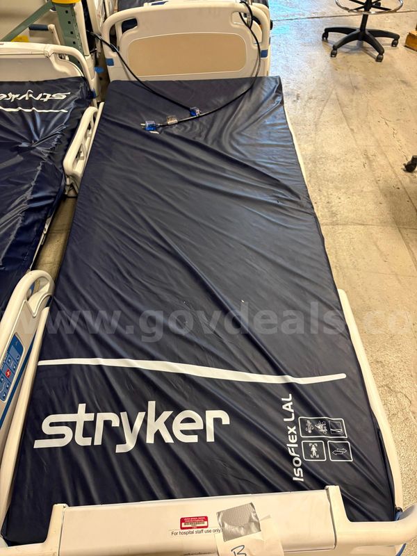 Lot of 2: Stryker 3005S3 PX4 Med-Surg Beds