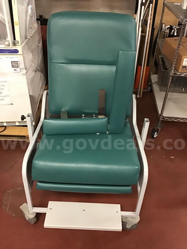 Medical Chair W/Wheels