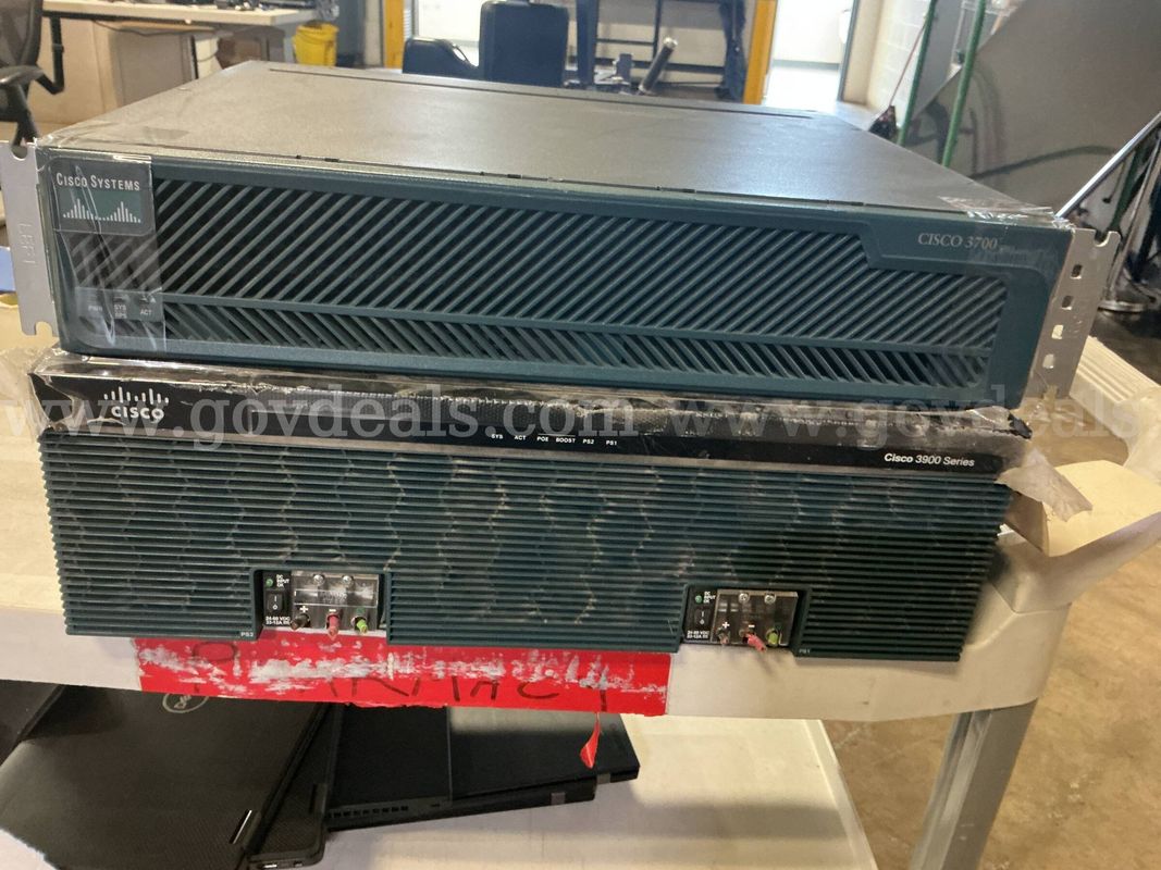 CISCO ROUTERS (2 UNITS)