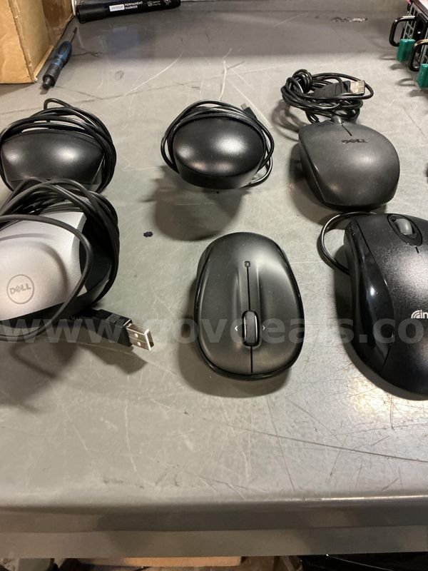 VARIOUS MICE 19-UNITS USED IN BOX
