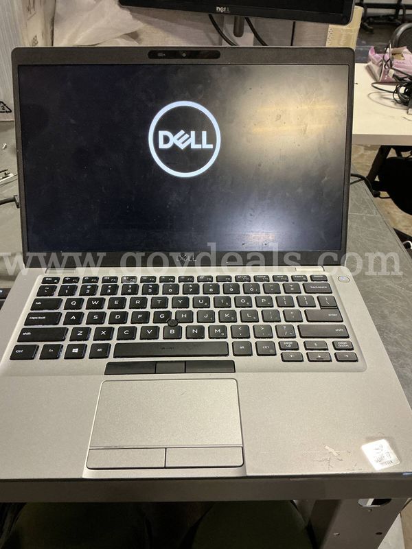 DELL LAPTOPS - 15 UNITS - POWER ON