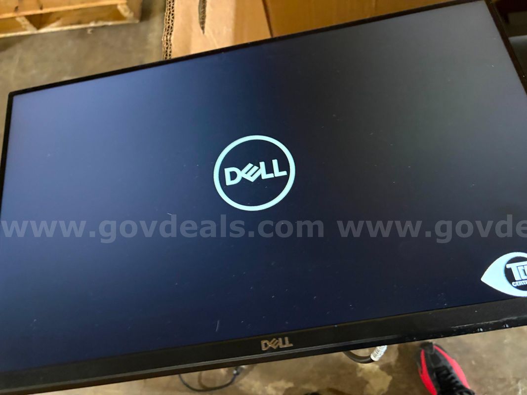 DELL MONITORS - 35 UNITS (POWER ON)