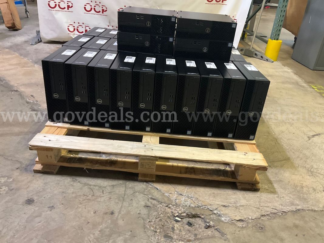 Lot of 33 Dell CPUs