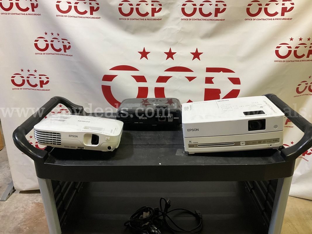 Lot of 3 Epson Projectors