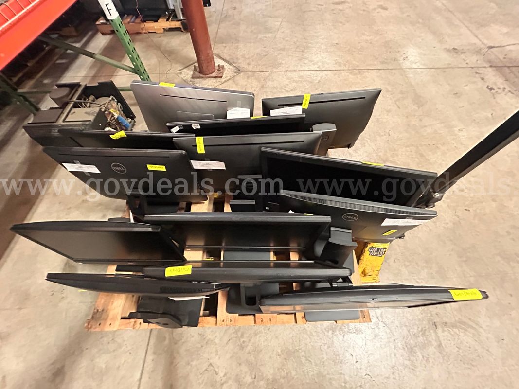 1 PALLET OF DELL MONITORS .-COUNT OF 25 MINIMUM