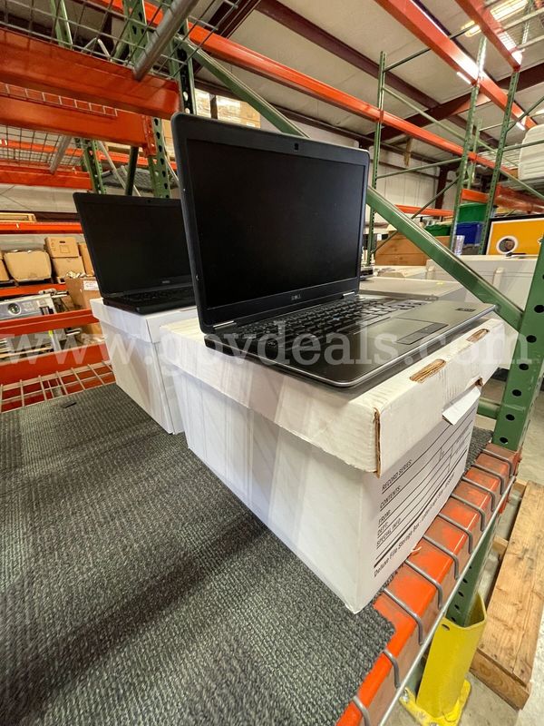1 Lot of 25 Dell Latitude business-class laptop computers