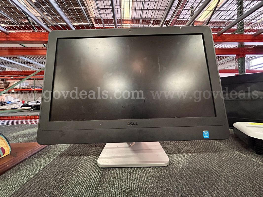3 Pallet Of Dell Monitors .-Count Of 50 Minimum