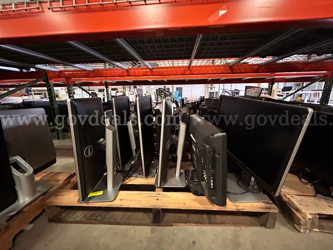 2 PALLET OF DELL MONITORS .-COUNT OF 30 MINIMUM