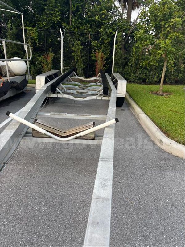 Float-On 38' Boat Trailer