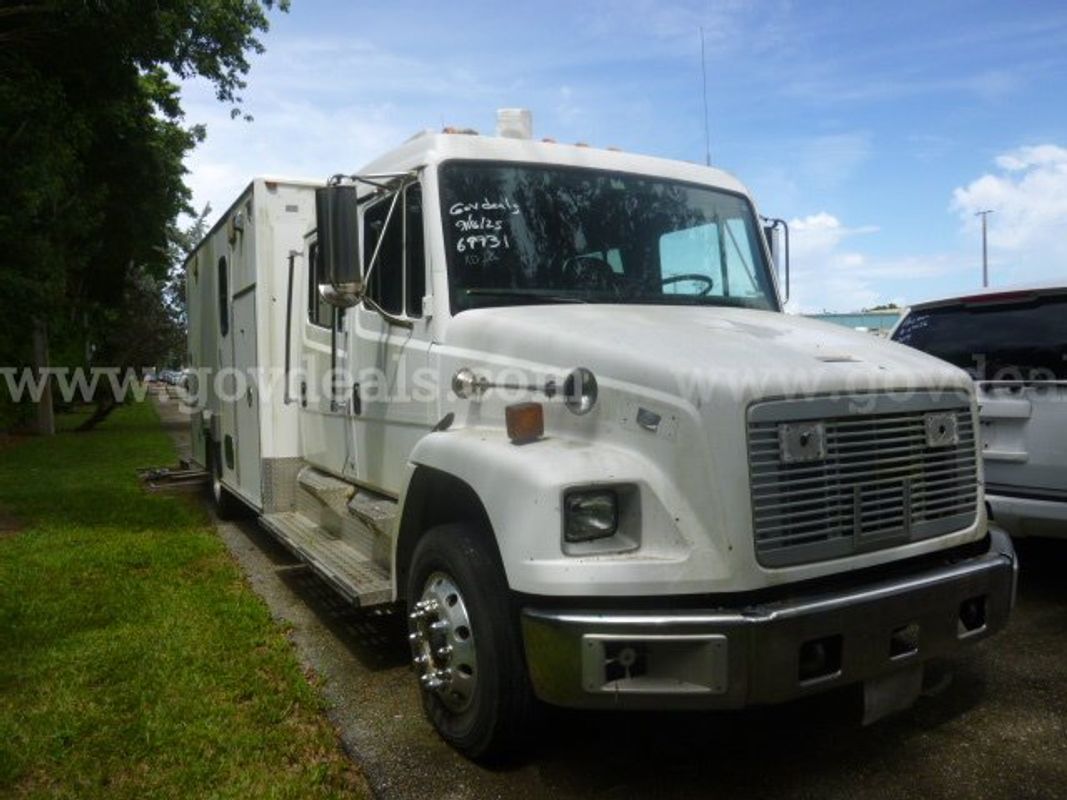 2004 Freightliner FL60