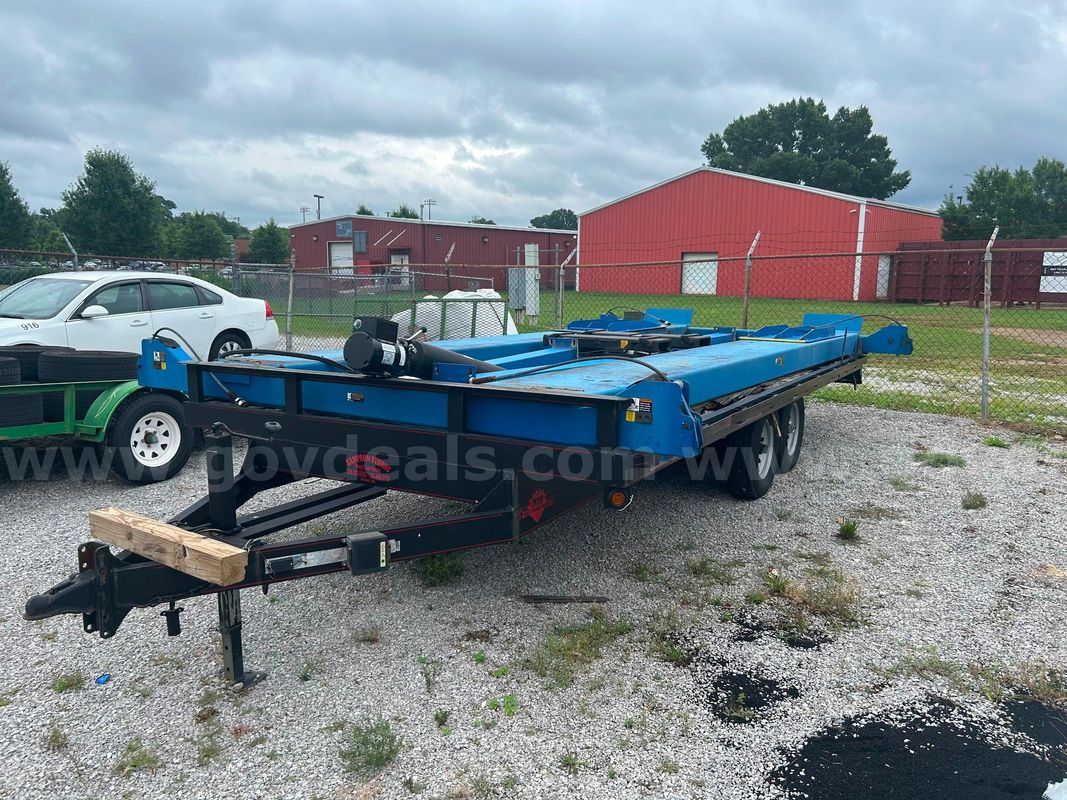 Automotive Lift & Trailer