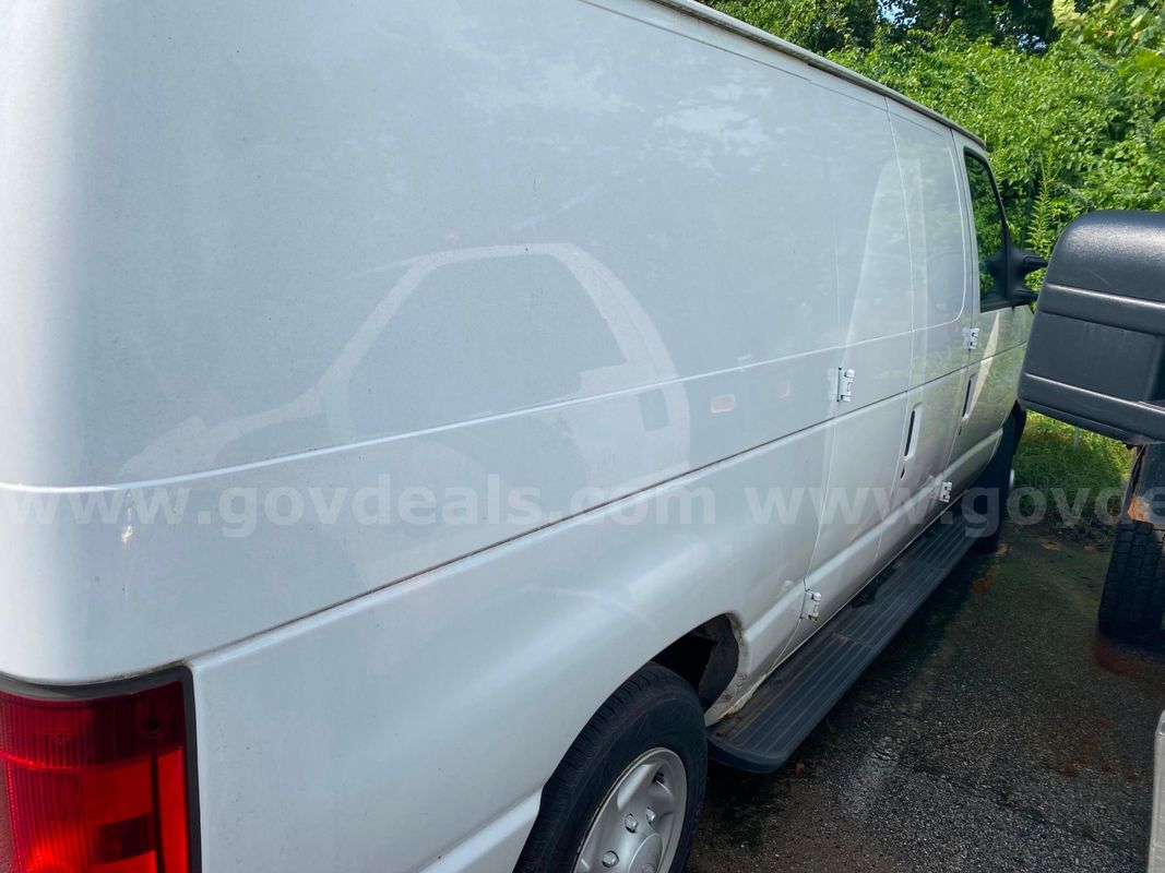 Ford E150 van
